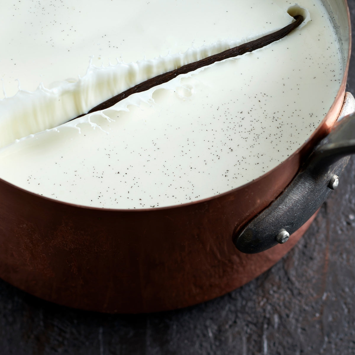 Gousse qui infuse dans une crème