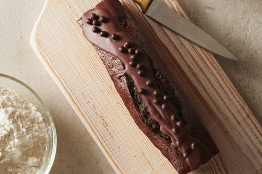 cake chocolat décoré de perles au chocolat