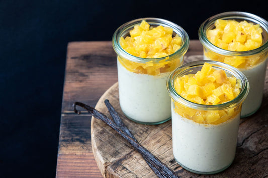Panna cotta à la vanille et compotée d'ananas