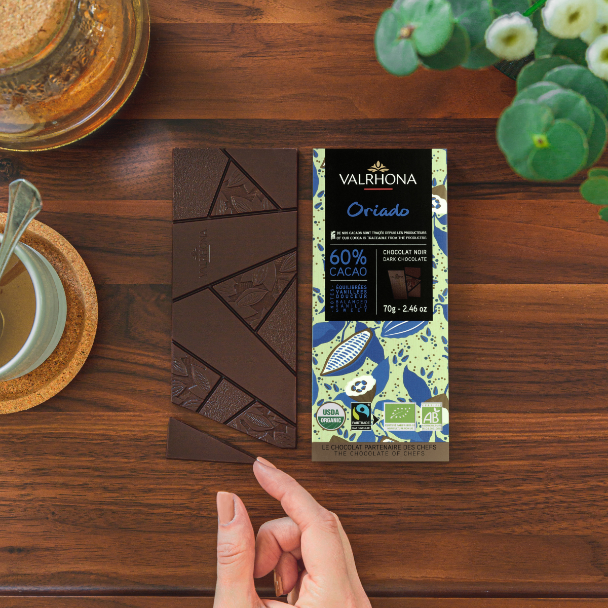 visuel d'ambiance de la tablette de chocolat noir oriado valrhona 