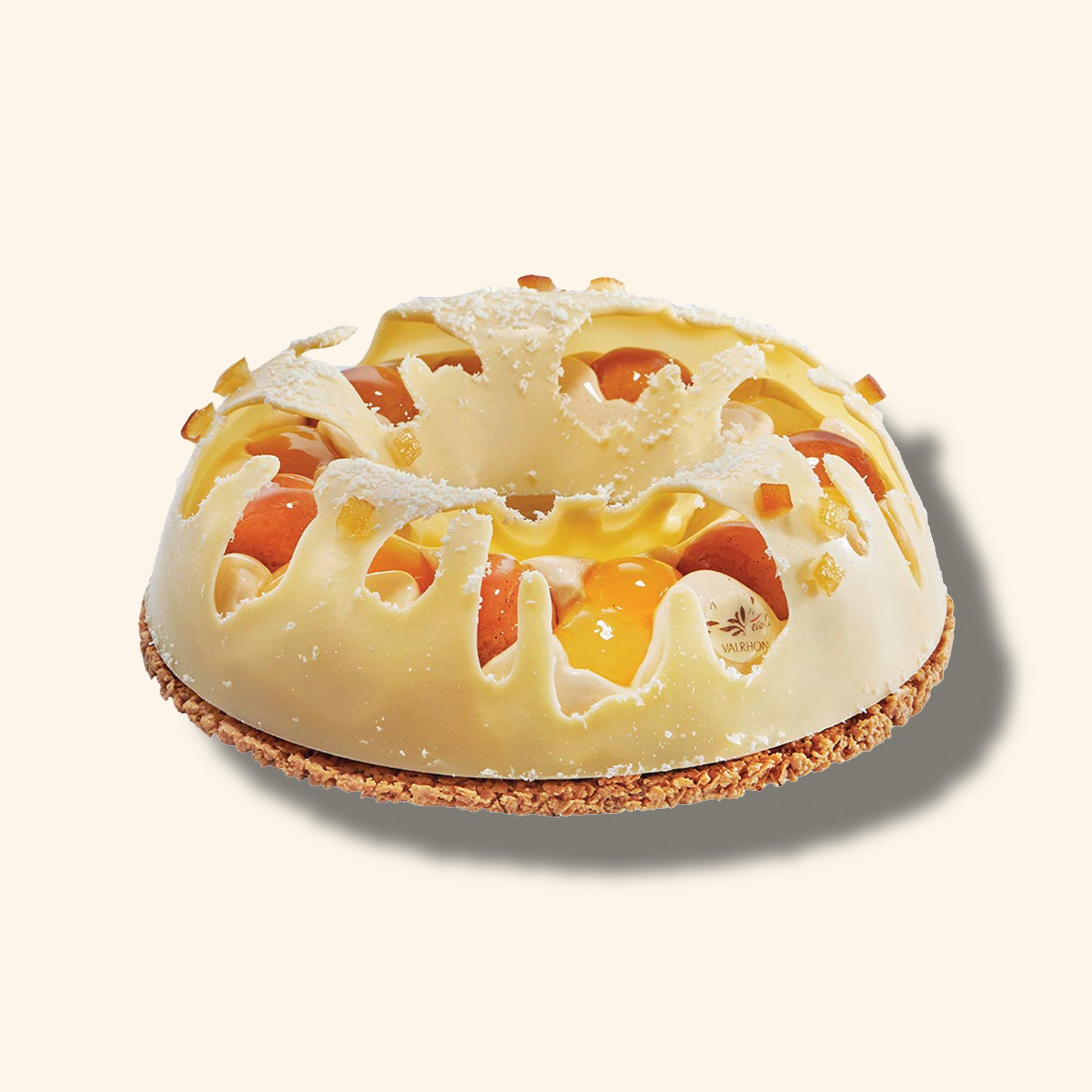Entremet glacé réalisé avec un moule en forme de couronne