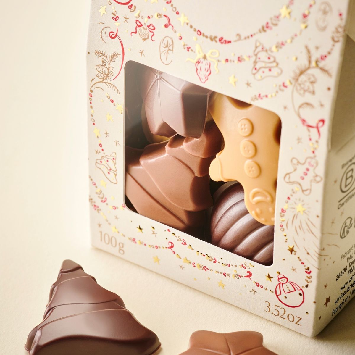 Etui de chocolats en forme de pain d'épice, étoile, boule de noël et sapin