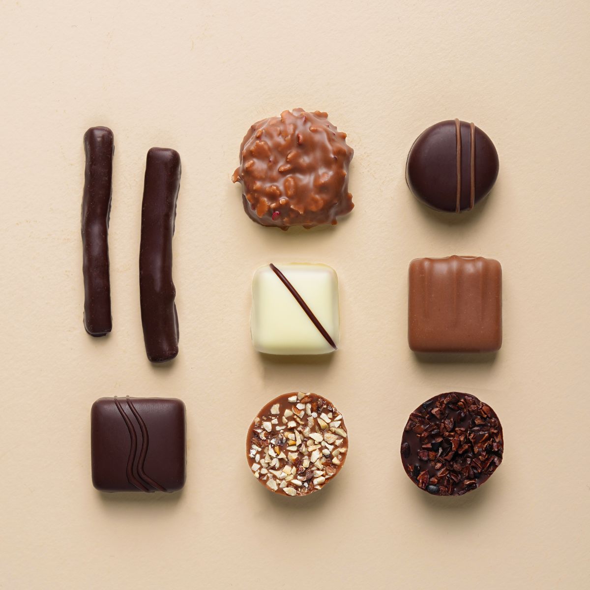 Weihnachts-Geschenkbox mit 25 Schokoladenpralinen – 8 Sorten